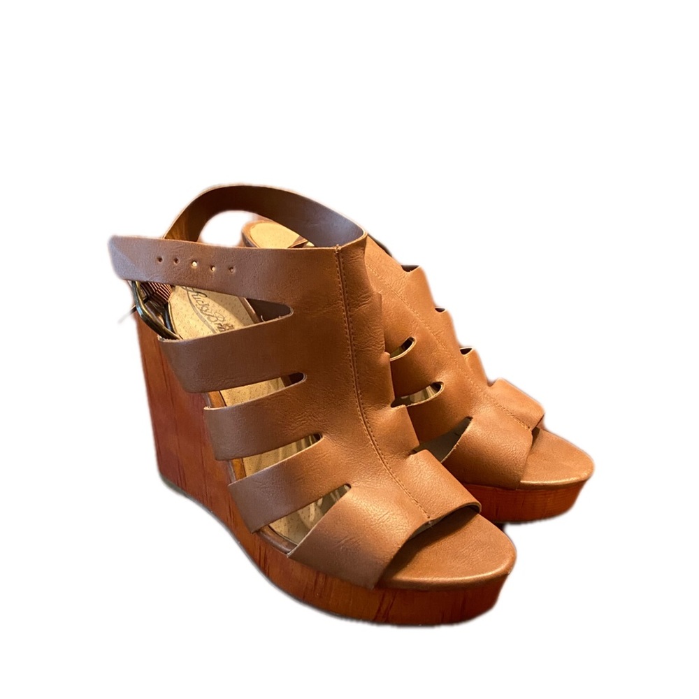 Womens sandals with wedge